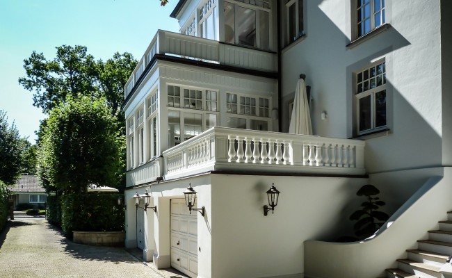 Umbau einer Villa in Hannover | Eingangsbereich und Garagen