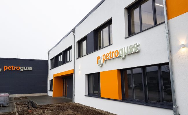 Neubau eines Verwaltungs- und Laborgebäudes mit Lagerhalle | 